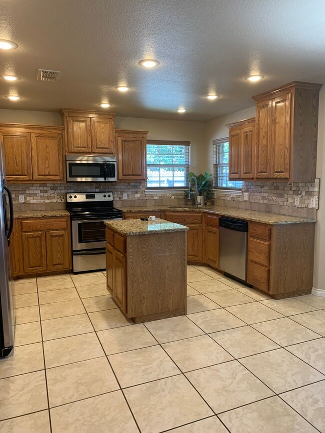 Building Photo - 4301 Sandstone Dr