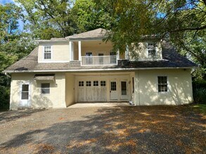 Building Photo - 437 N Highland Ave