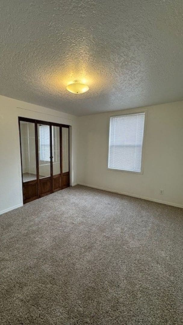 Building Photo - 18427-18429 SE Yamhill St