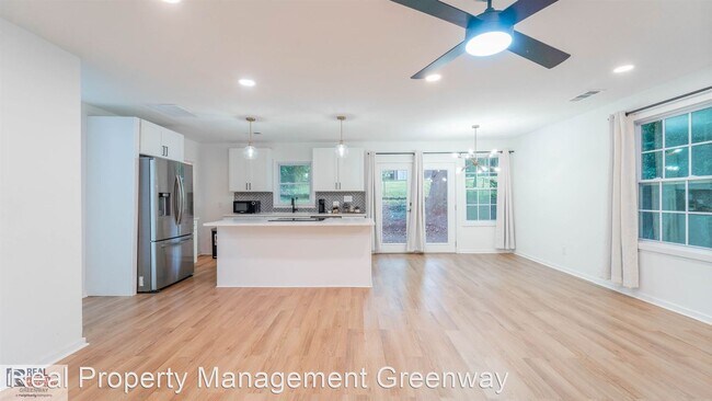 Building Photo - 3 br, 2 bath House - 83 Lucia Dr SE