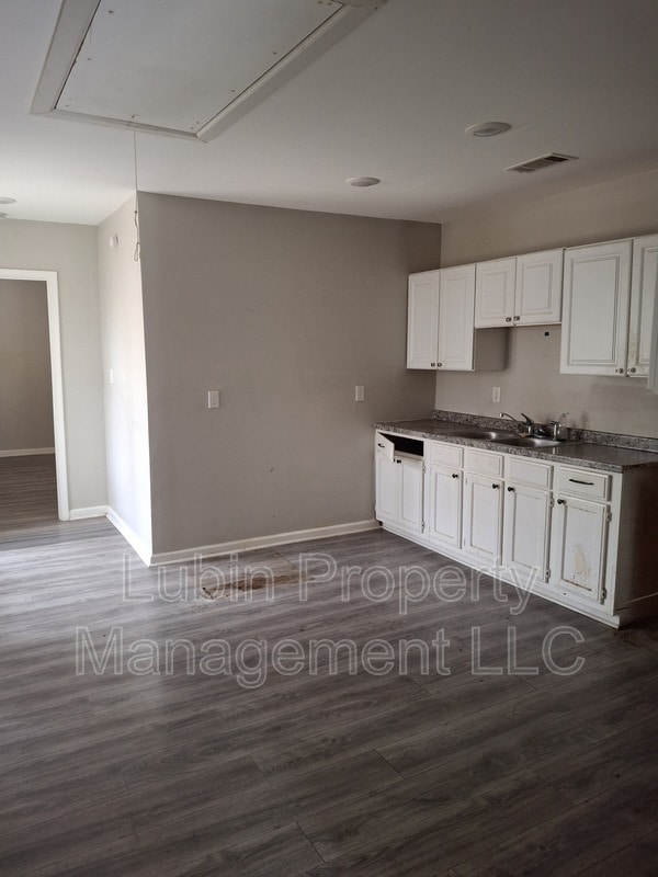Building Photo - 1362 Stage Ave