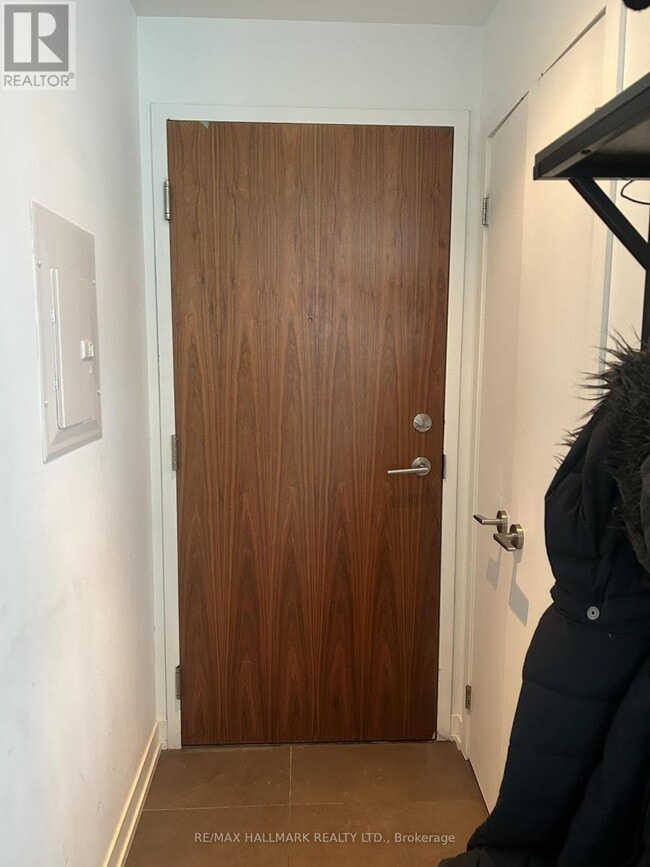 Building Photo - 170 Fort York Blvd