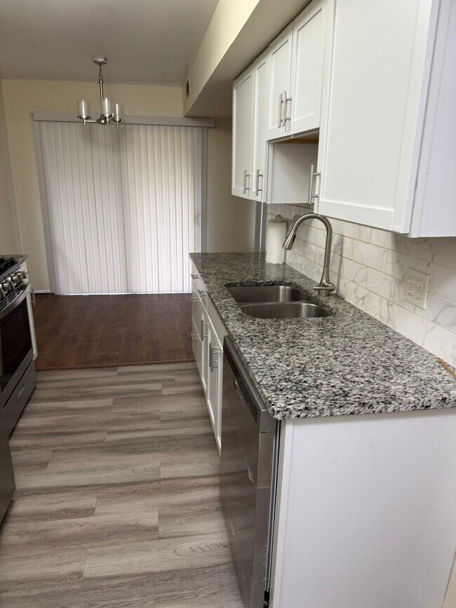 Foto del edificio - 385 Pierce Ct