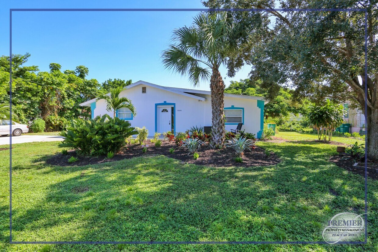 PERFECT LOCATION***ANNUAL/7 MONTH MINIMUM House Rental in Naples