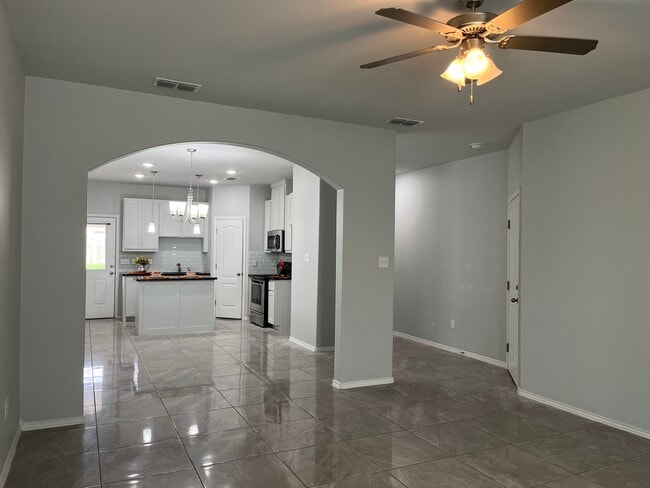Building Photo - 11125 Palmillas Loop
