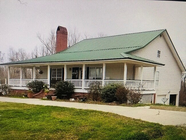 Building Photo - 127 Hoss Smith Rd