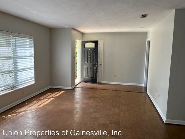 Building Photo - 4 br, 2 bath House - 4410 NW 18th Place