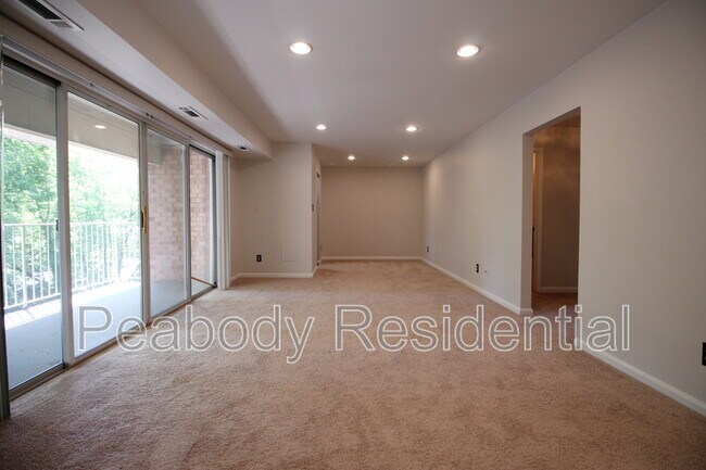 Foto del edificio - 2833 Kalmia Lee Ct
