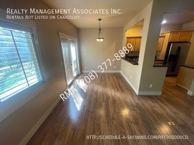 Foto del edificio - Fantastic 3-Bedroom, 2.5 bath Townhome loc...