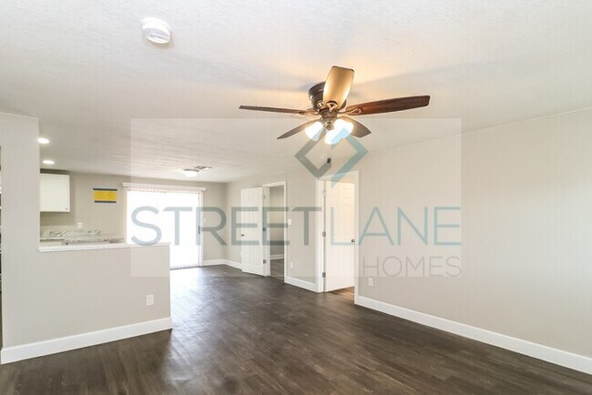 Building Photo - Charming 5 Bedroom in Phoenix!