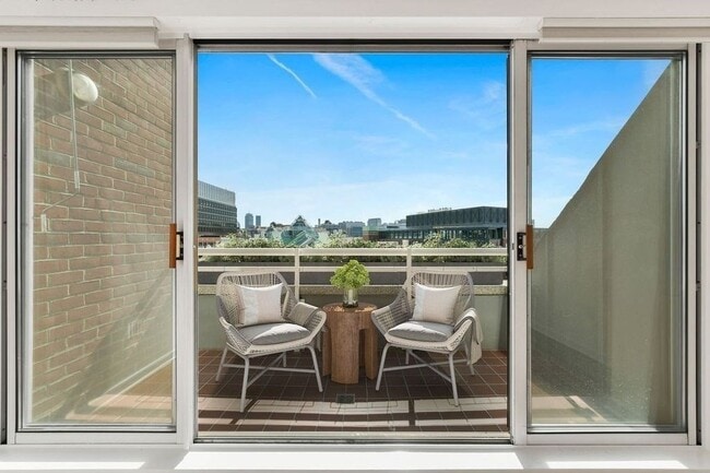 Building Photo - 4 Canal Park