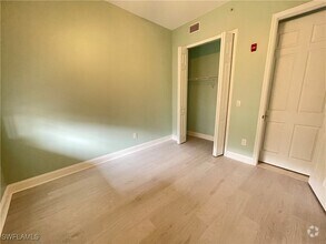 Building Photo - 15256 Riverbend Blvd