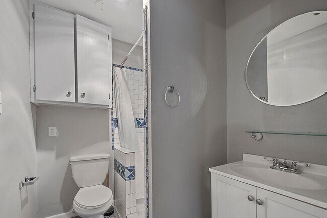 Building Photo - 1216 Sherman St