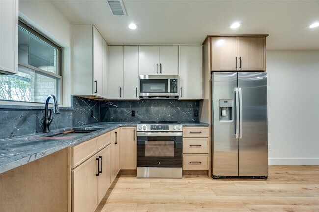 Foto del edificio - 1215 Mill Valley Dr