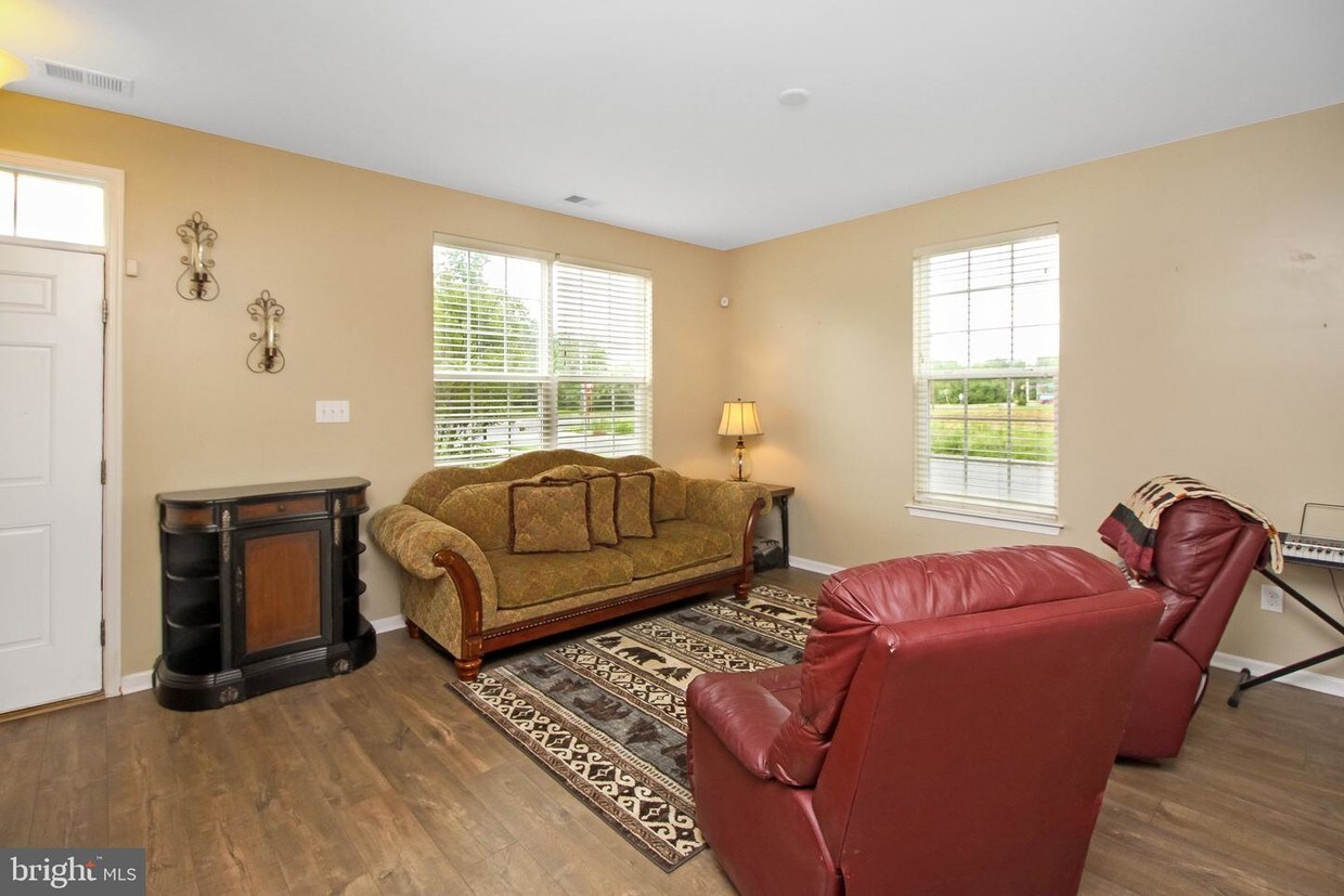 Foto principal - 480 Aura Rd