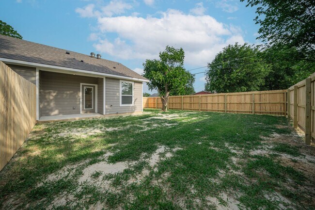 Foto del edificio - 1606 W 5th St