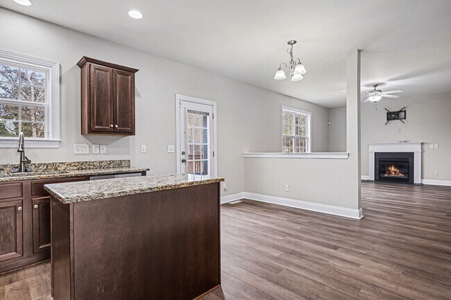 Foto del edificio - 201 Phillips Ridge Ln