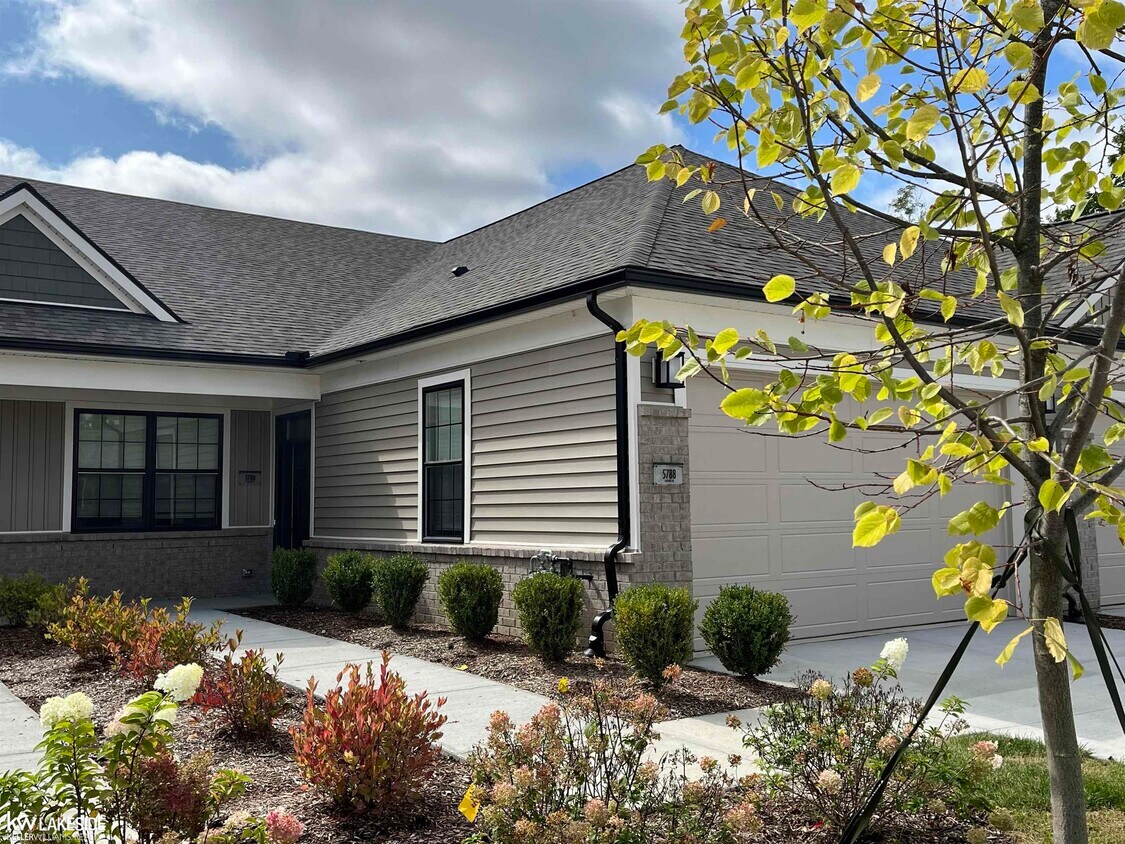 Foto principal - 10457 Pickerel Lk Dr