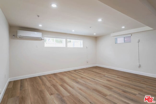 Building Photo - 4422 Melbourne Ave