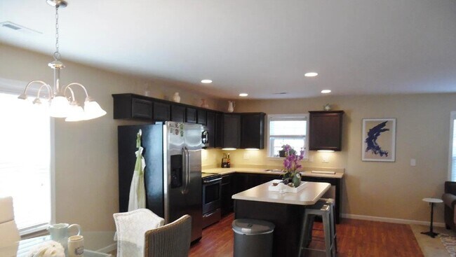 Building Photo - Spacious Greenville Home with Fenced Yard
