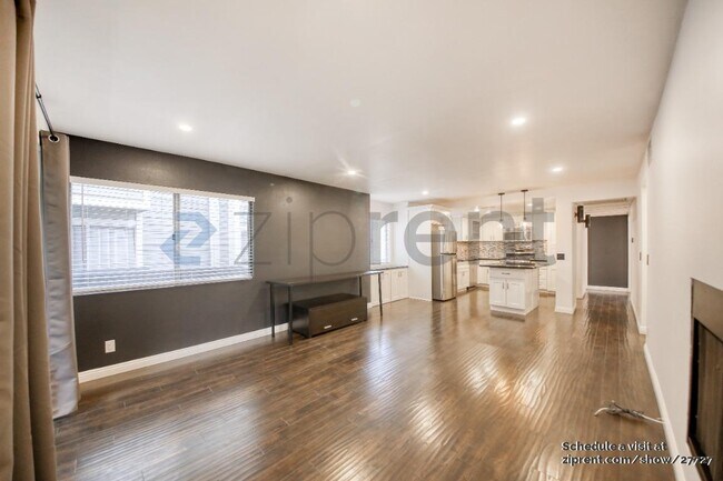 Building Photo - 26942 Flo Ln