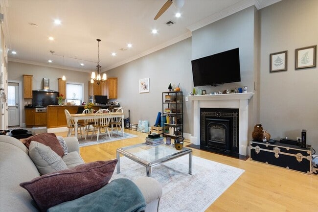 Building Photo - 9 Worthington St