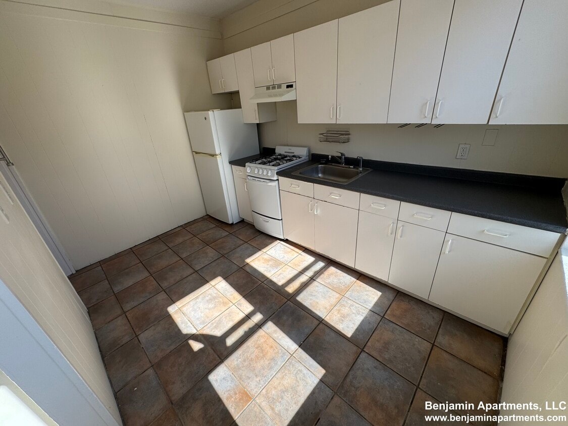 Foto principal - 608 Cambridge St