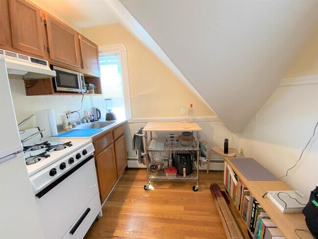 Building Photo - 205 Highland Ave