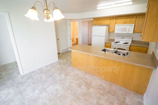 Foto del edificio - 1648 N Stevens Dr