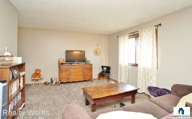 Foto del edificio - 4 br, 2 bath House - 5042 Goldenrod Lane