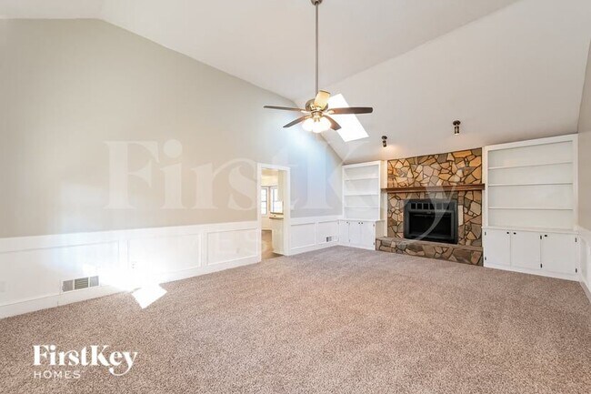 Foto del edificio - 2795 Twin Springs Dr