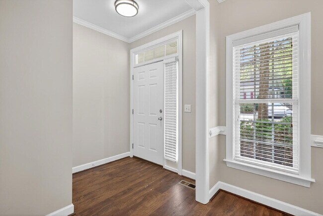 Foto del edificio - 770 Parkside Townes Ct