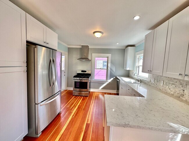 Building Photo - Beautiful Historic House in University Heights