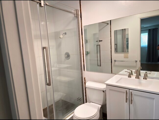 Baño principal - 317 N Nicholson Ave