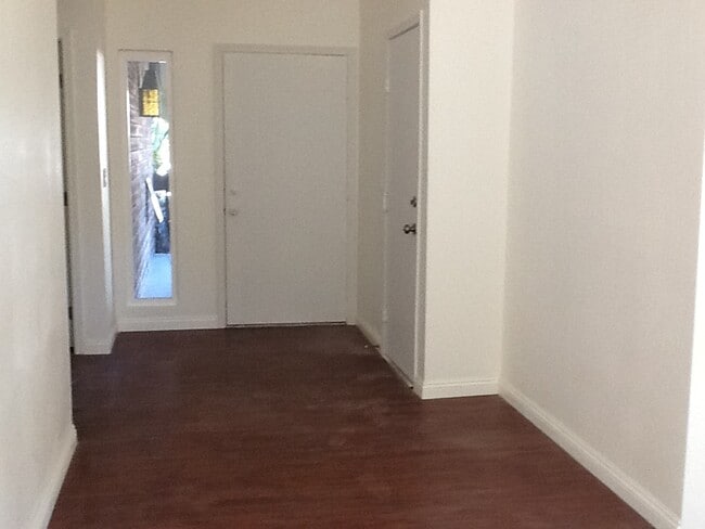 Building Photo - 15422 Circle Ridge Ln