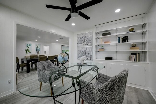 Building Photo - 5730 Cheena Dr