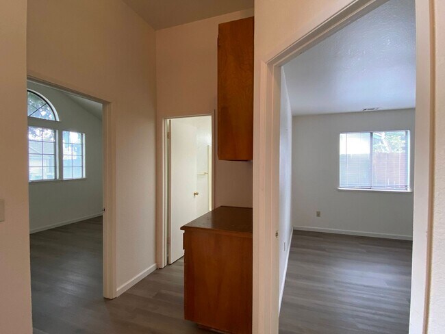 Building Photo - Three Bed, Two Bath Home with a Two Car Ga...