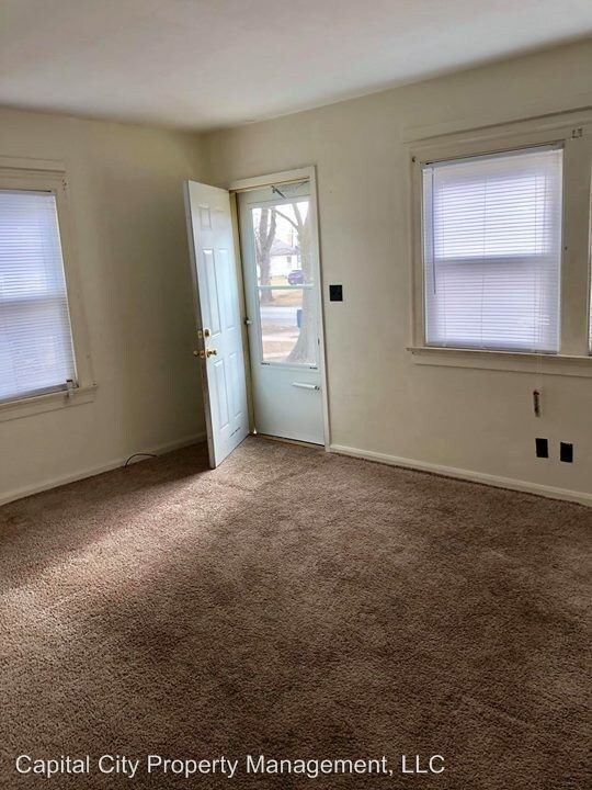 Building Photo - 3 br, 1 bath House - 2137 E Monroe