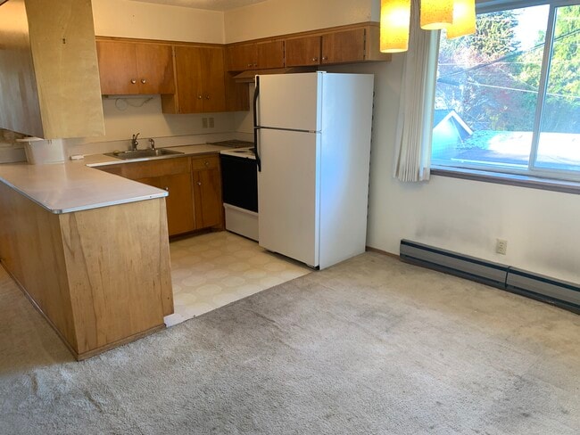Building Photo - Somerset LLC