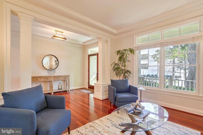 Foto del edificio - 4501 Walsh St