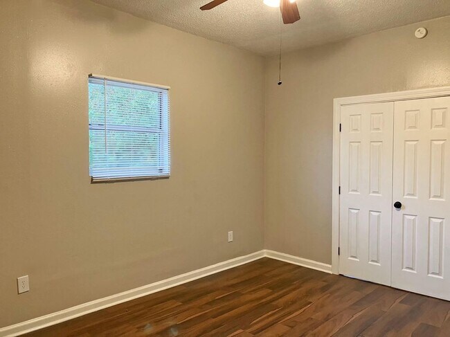 Foto del edificio - 2562 N Galvez St