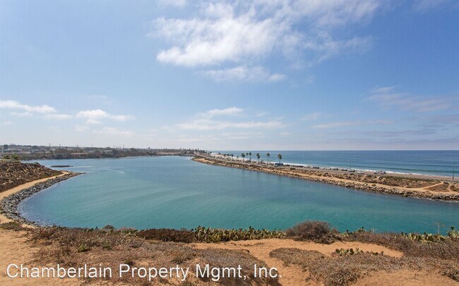 Building Photo - 3 br, 2.5 bath House - 331 Olive Ave #301