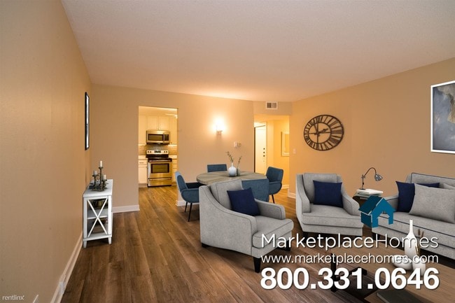 Building Photo - 2101 Chateau Ct