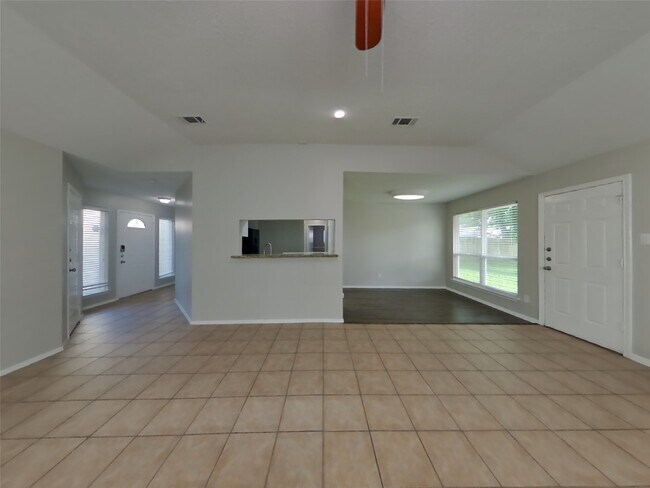 Foto del edificio - 8218 Tattershall Cir