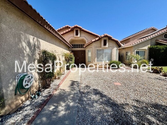 Foto del edificio - 14390 Hillsborough Dr