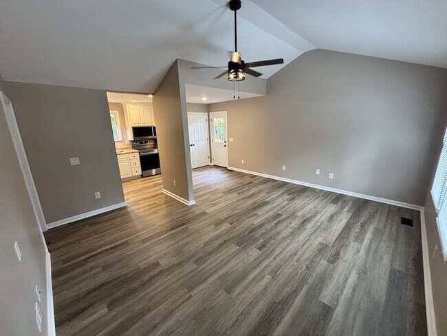 Foto del edificio - 1021 Hollis Ln