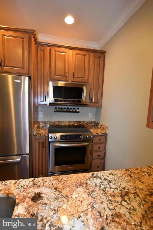 Foto del edificio - 601 Forest Walk Ln