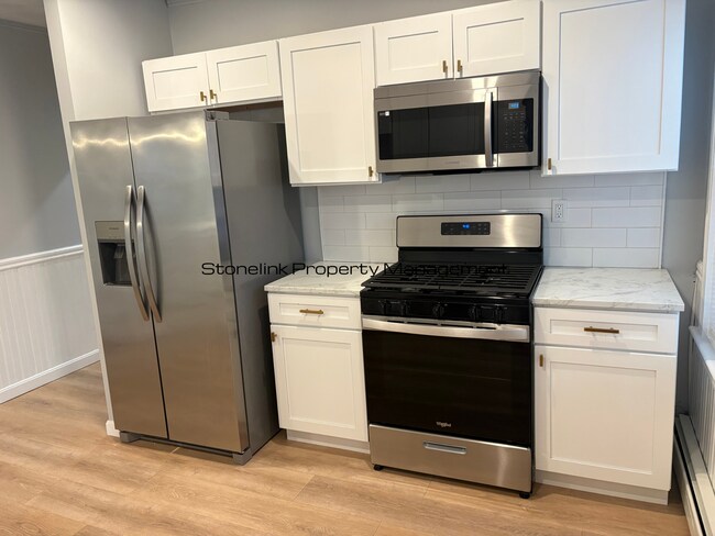 Foto del edificio - 27 Ferncliff Ave