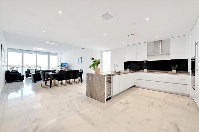 Foto del edificio - 700 NE 26th Terrace