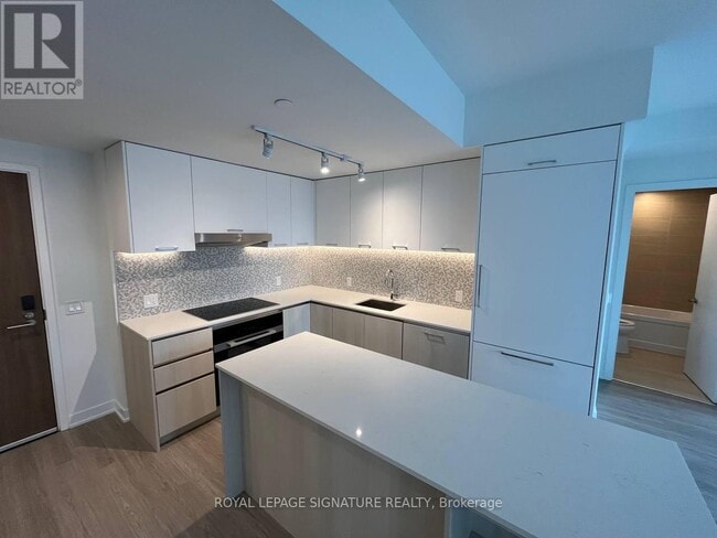 Photo du bâtiment - 8188 Yonge St